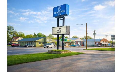 Pipestone Historic District Hotel | OYO Hotel Pipestone MN, Canterbury Park