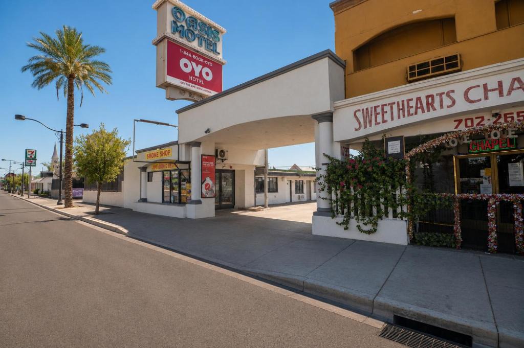 Beverly Green Hotel | OYO Oasis Motel Las Vegas I-15
