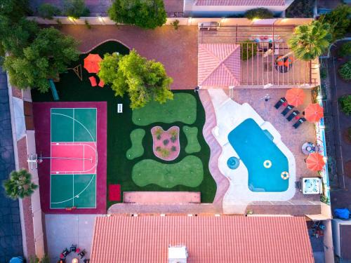 North Mountain House | Paradise Lane - Pool - Hot Tub - Sports Court