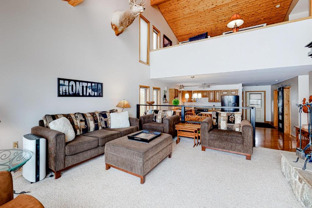 Big Sky Meadow Village Hotel | Park Condo 301