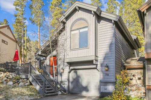 Park Forest Estates House | Park Forest Chalet in Breckenridge, spacious 4 bedroom home, Hot Tub, Dog Friendly