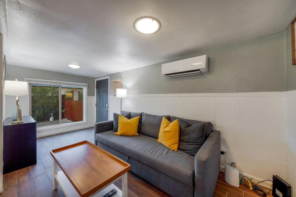 Hedrick Acres House | Park UA House