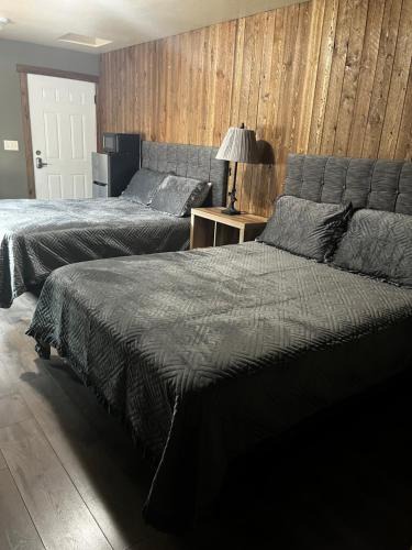 Gardiner House | ParkWay Yellowstone Guest House Room #2