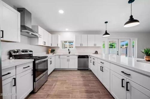 North Mountain House | Peaceful Family Friendly 4 Bedroom Home with pool