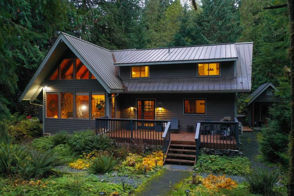 Glacier House | Pendleton Pines Lodge