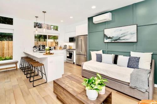 Broadway House | Perch - Capitol Luxe Eight