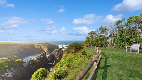 Mendocino House | Perched on the Bluff - Casita