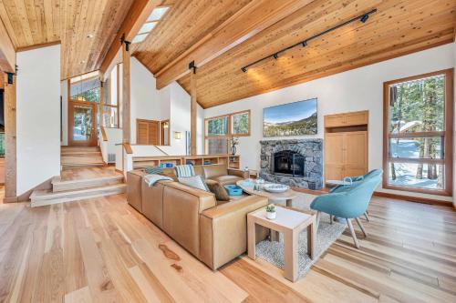 Alpine Meadows House | Pet-Friendly Home, Deck, 1 Mile to Alpine Meadows