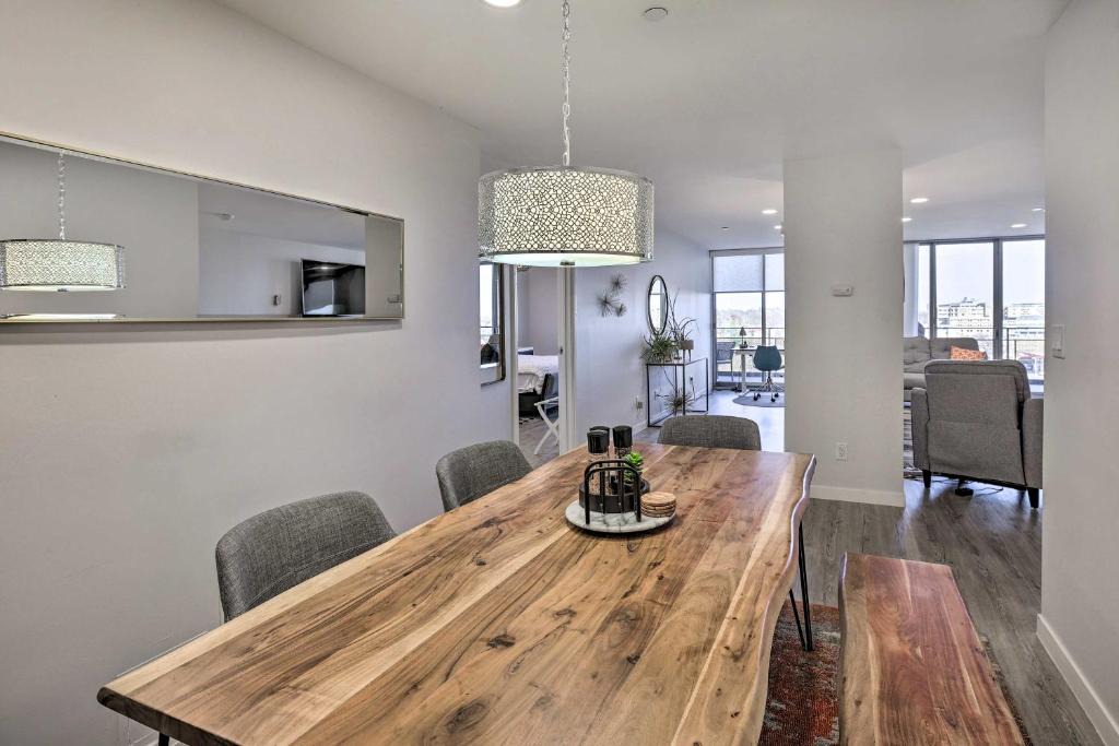 Downtown Omaha Apartment | Pet-Friendly Omaha Condo with Balcony and Views!