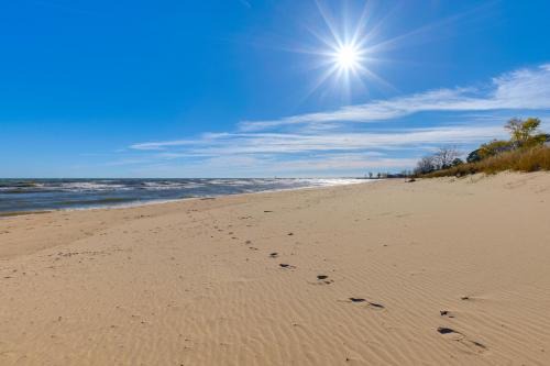 Two Rivers House | Pet Friendly! Steps to Beach - ‘Lakeview Cottage’