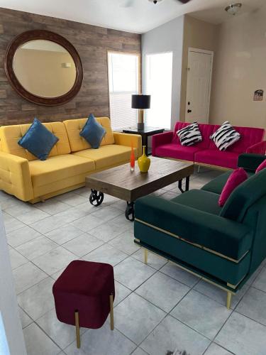 Las Vegas House | Pet-friendly, Vibrant Oasis - Colorful Retreat near Summerlin