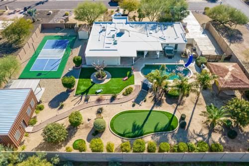 Central Scottsdale House | Pickleball in Paradise- 6 bedrooms pool spa arcade putting green sportspickleballvolleyball