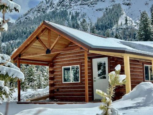 Cooke City-Silver Gate House | Pilot Peak Cabin