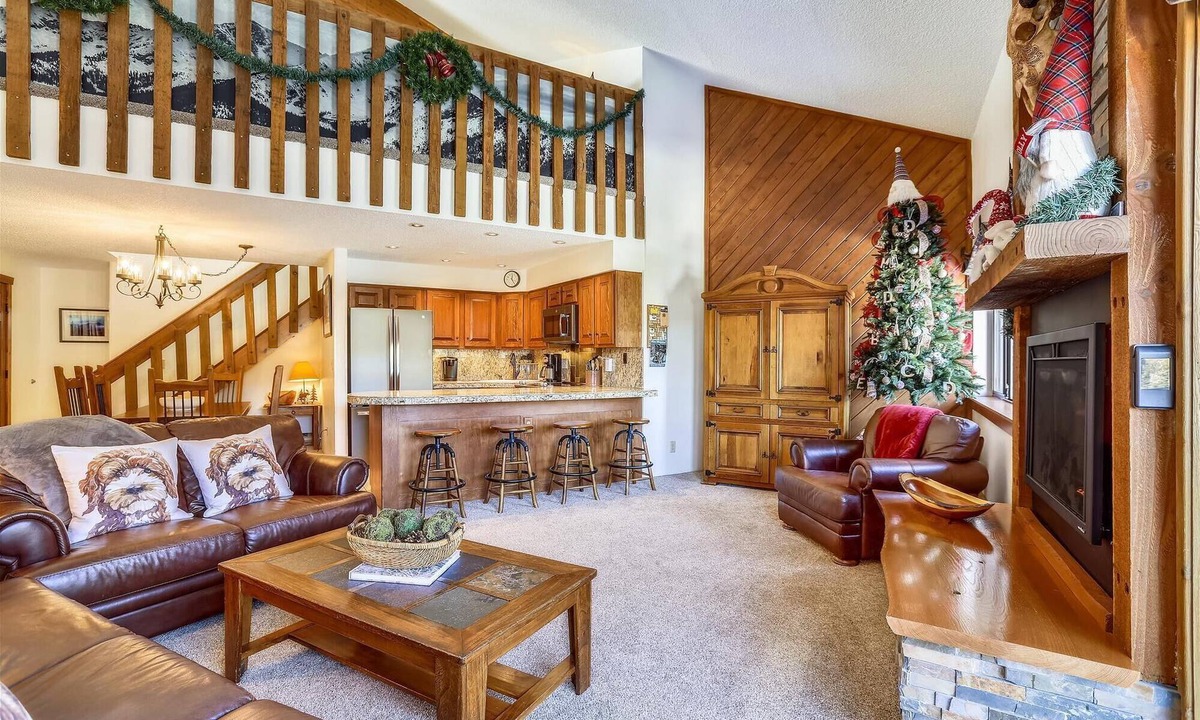 Four O'Clock Condo | Pine Ridge 7E: Great Mountain Views - Shared Amenities!