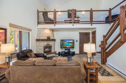 Steamboat Springs House | Pines @ Orehouse Plaza #2023
