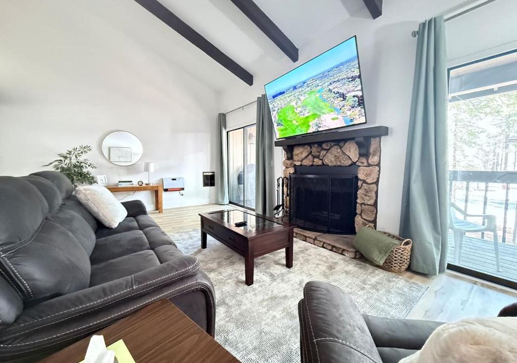 Pinetop House | Pinetop 3 Compound