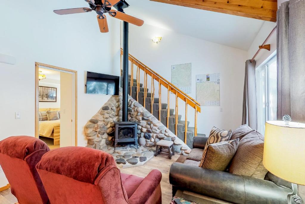 Ketchum Apartment | Pinewood Delightful Retreat