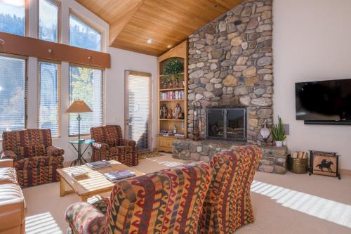 Warm Springs House | Pinnacle Townhome #9