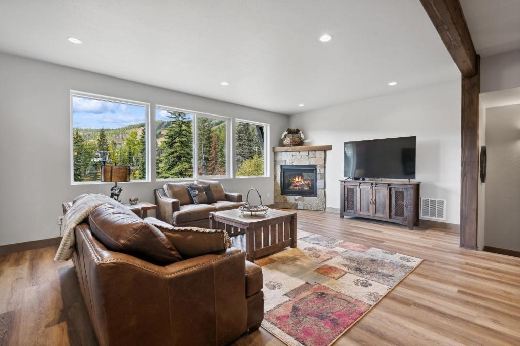 Whitefish House | Pioneer Peak