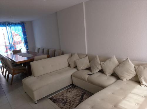Playon la Gloria House | Platinum House