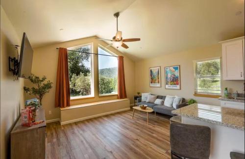 Mariposa House | Ponderosa Nest-BlueJay Nest 1hr drive to Yosemite