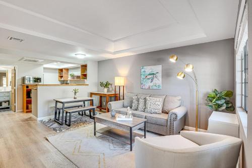 Tucson House | Pool & Hot Tub: Updated Tucson Condo w/Workspace