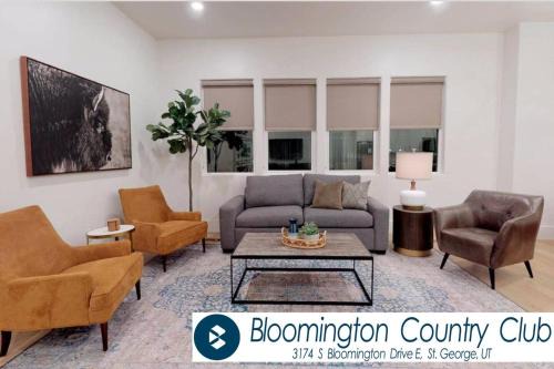 Bloomington Villa | Poolside at Bloomington Country Club - Dog Friendly