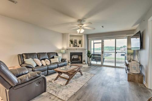 Camdenton House | Poolside Fun! Lake-View Camdenton Condo