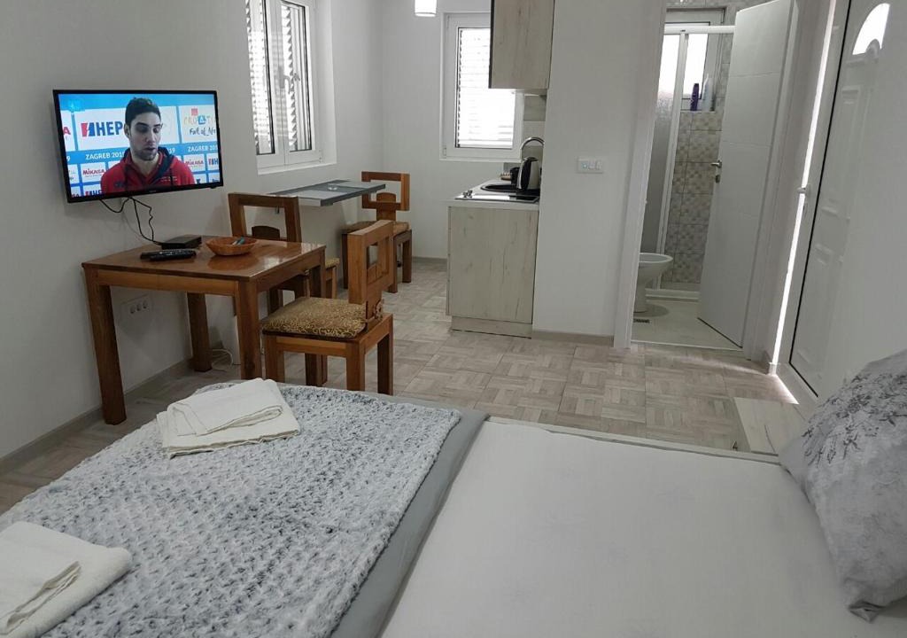 Donje Polje Apartment | Porto Njeguši A1