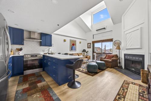 North Park City House | Powder Pointe A-205