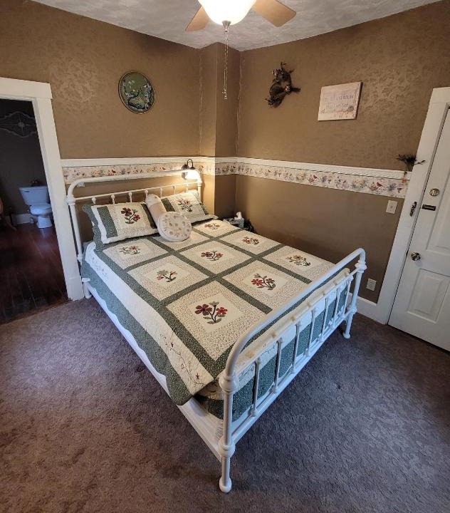 De Smet Bed & Breakfast | Prairie House Manor Bed and Breakfast