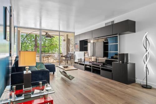 South Scottsdale Apartment | Primo Scottsdale Location - Heated Pool & Parking