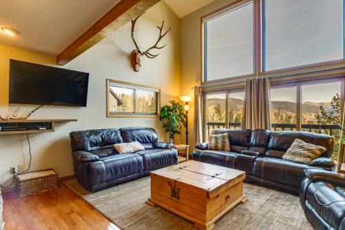 Wildernest House | Private Deck & Hot Tub: Silverthorne Home!