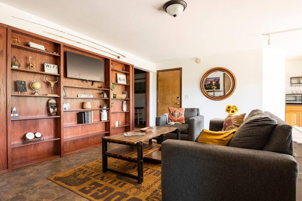 Woodland Park Apartment | Private Hot Tub Overlooking Pikes Peak