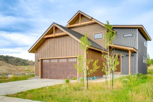 Grand Elk Ranch House | Private Hot Tub & Patio: Granby Mtn Retreat!