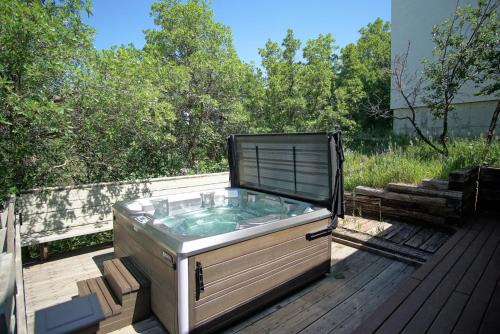 Steamboat Springs House | Private Hot Tub with Mountain Views, Pet Friendly, Quick Walk to Ski Area Base