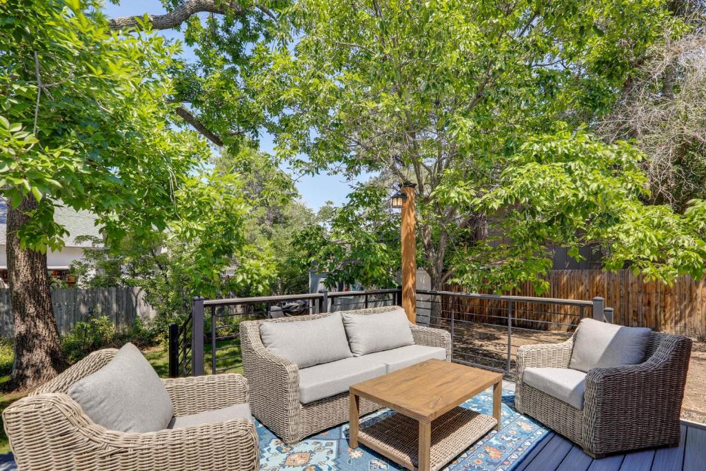 Littleton House | Private Hot Tub & Yard! All-Seasons Littleton Gem