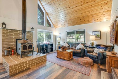 Glencoe House | Private Lake Access: Pet-Friendly Home in Arnold!