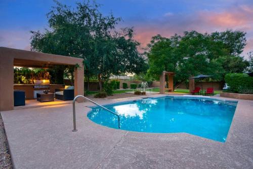 Sunburst Farms East House | Private Pool Oasis with Hot Tub & Golf Simulator