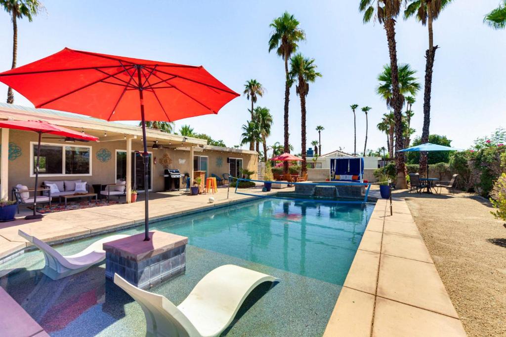 Vista Norte House | Private Pool & Putting Green: Palm Springs Home!