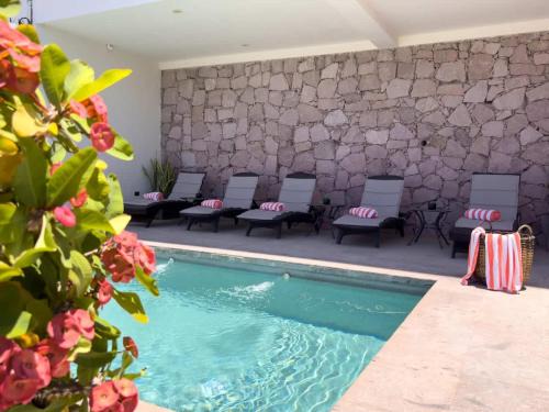 Colina del Sol House | Private pool rooftop and BBQ Malecon 5 min walk