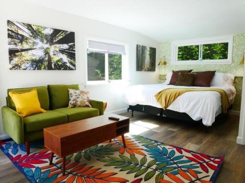 Arvada House | Private Studio - King Bed - Wifi