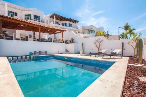 Colina del Sol House | Private Terrace BBQ Pool Walk to Beach