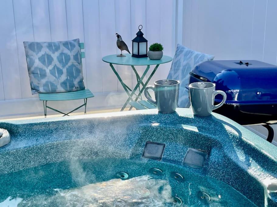 Ahwahnee House | Quail Suite HOT TUB BBQ Sleeps 2