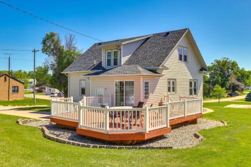 Howells House | Quaint Howells Retreat - Steps from Main Street!