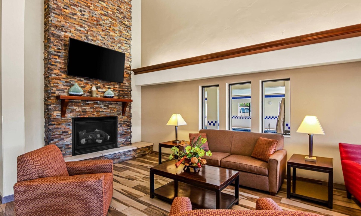 Eagle Hotel | Quality Inn & Suites Vail Valley