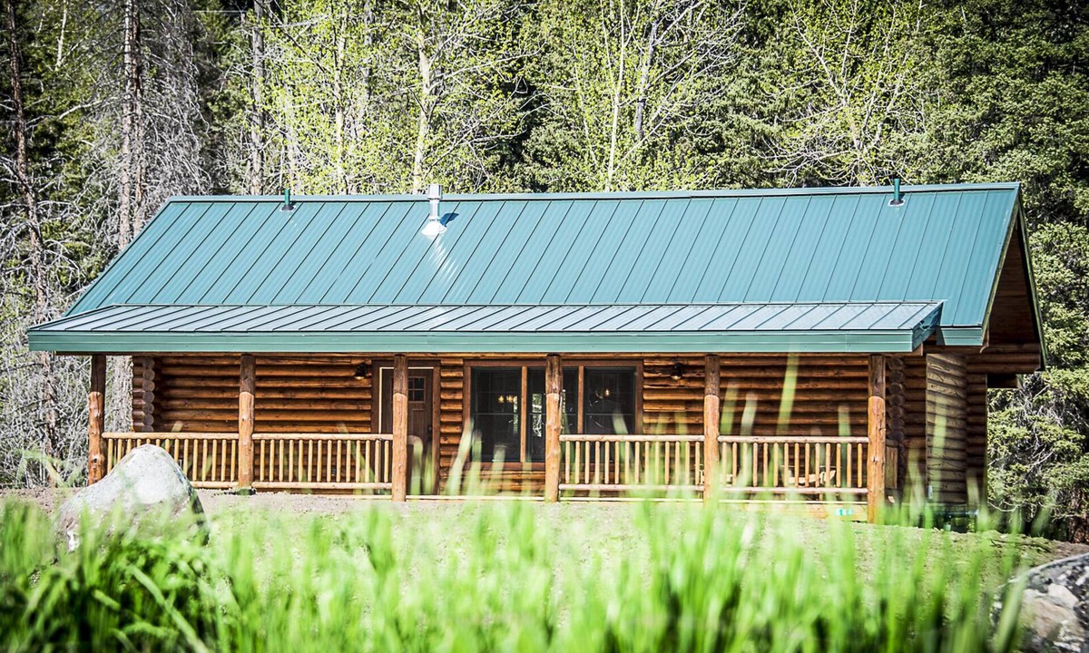 Jardine Cabin | Quiet Cabin With a Creek Nearby - Wildlife and Mountain Views