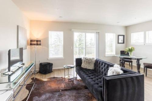 Eastside Apartment | Quiet, convenient Commencement Bay & city views!