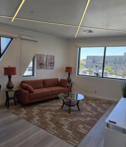 Evans Churchill Apartment | Rainbow Road Loft
