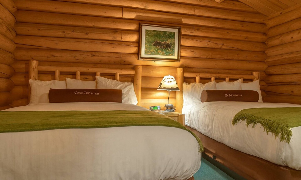 Moran Hotel | Rare Find! Two Convenient Units, Close to Attractions, Free Parking